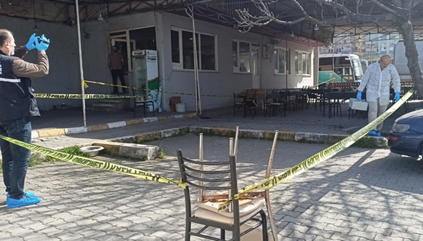Gölcükte otogarda dehşet Çay ocağında oturan husumetlisini öldürdü