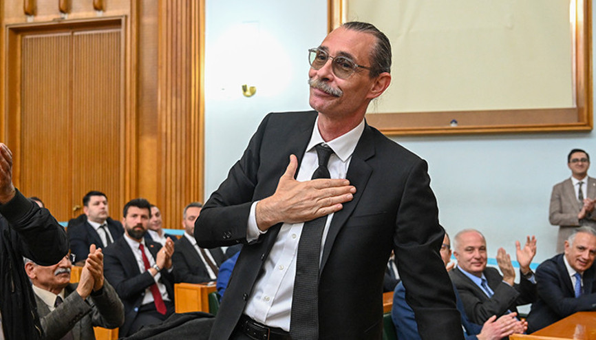 Fatma Girikten bu yana yerel seçimlerde bir ilk... Levent Kırcadan Barış Mançoya işte belediye başkanlığına daha önce aday olan ünlüler