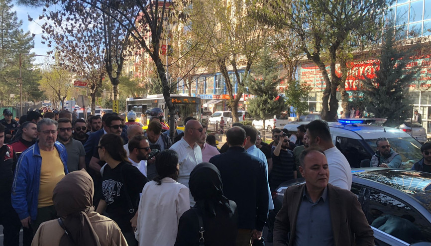 Siirt’te DEM Parti seçim kutlamasında yasa dışı slogana 9 gözaltı