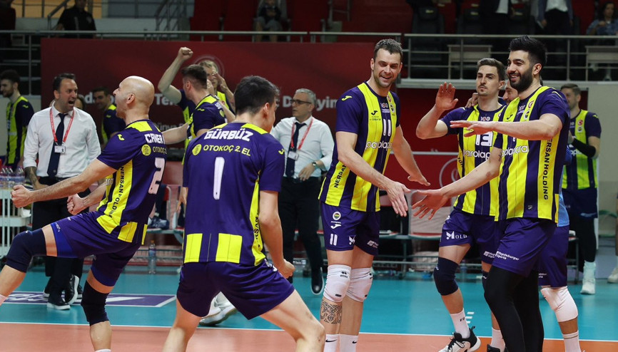 Fenerbahçe Parolapara, Ziraat Bankkartı 3-2 yenip avantajı kaptı