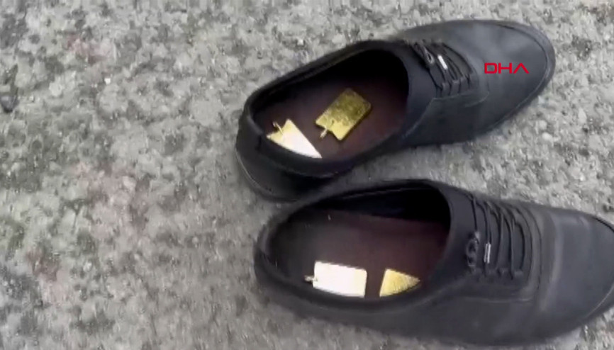 Ayakkabılarından 3,5 milyon lira değerinde kaçak külçe altın çıktı