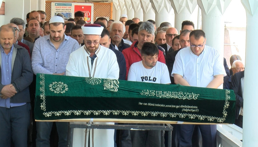 İstanbul- Marmara Denizi’nde batan geminin kaptanı son yolculuğuna uğurlandı
