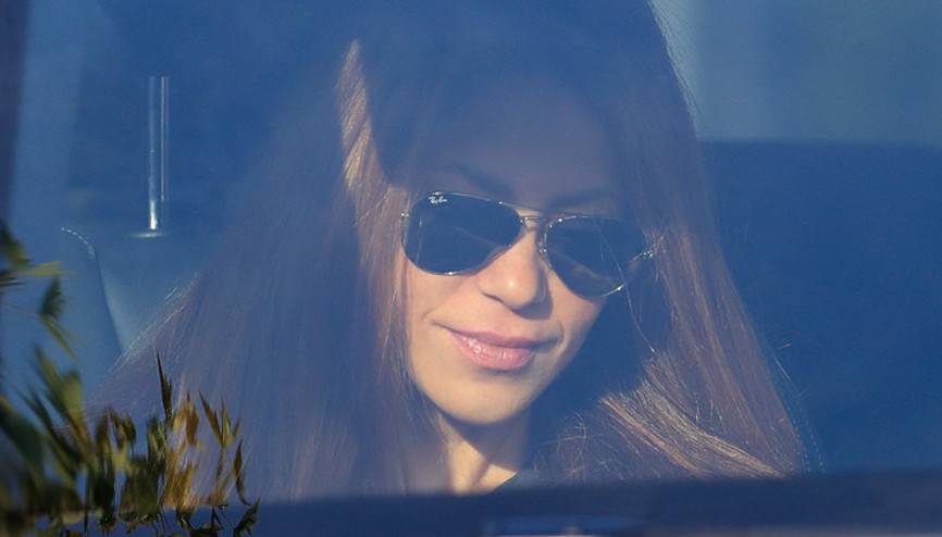 İhanet bile aşka düşmesine engel olamadı... Ama korku büyük... Şöhret için seninle birlikte oluyor