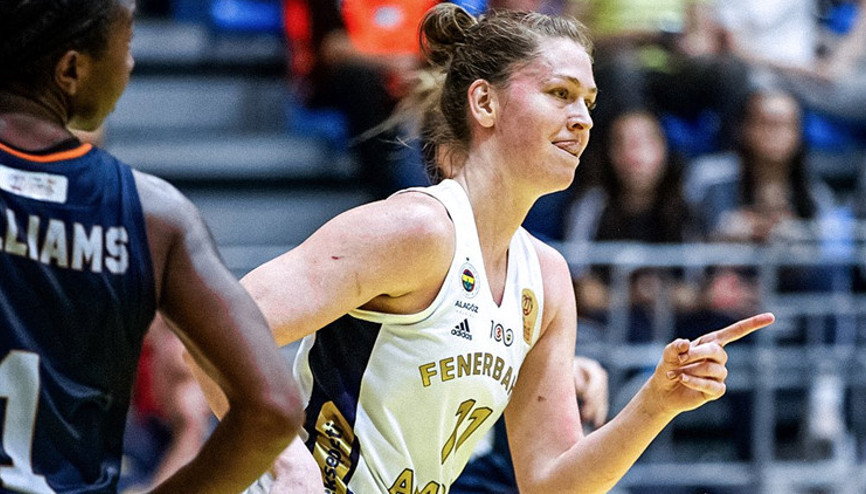 Fenerbahçe Alagöz Holding final serisinde öne geçti