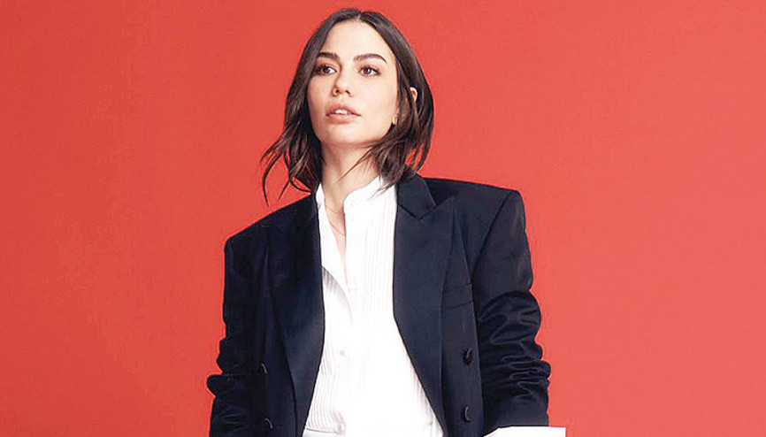 Demet Özdemir, İtalyada kapak oldu