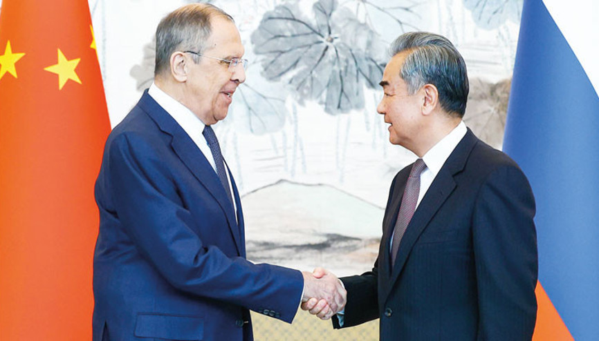 Rus bakan niye Pekin’e gitti