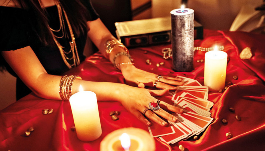 Falcıları bakanlık çarptı