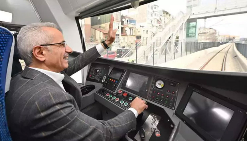 Ulaştırma ve Altyapı Bakanı Uraloğlu: Başkentray ile günde 60 bin yolcu taşıdık Ulaştırma ve Altyapı Bakanı Uraloğlu: Başkentray ile günde 60 bin yolcu taşıdık