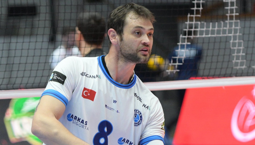 Burutay Subaşı, Arkas Spor’la sözleşme yeniledi