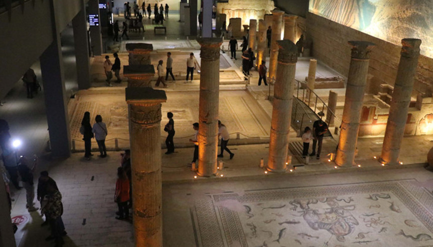 Zeugma Mozaik Müzesi’nde günlük ziyaretçi rekoru kırıldı... Tatilciler akın etti