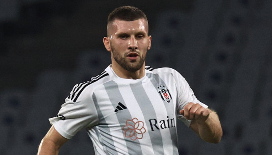 Beşiktaşta Ante Rebic ameliyat olacak
