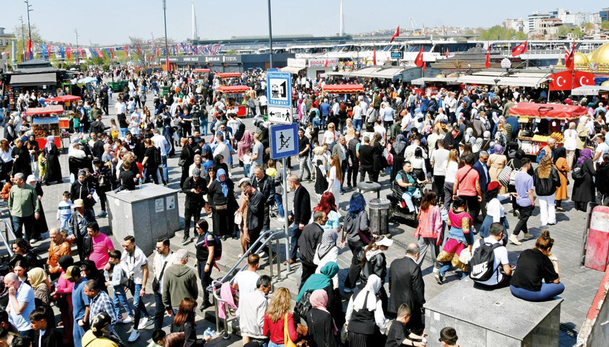 Sahiller parklar doldu taştı