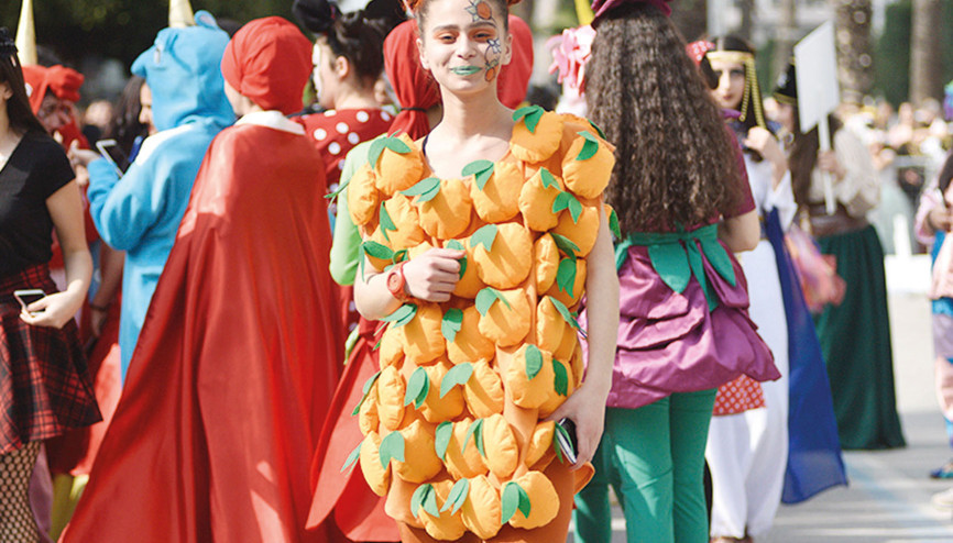 Adana’da karnaval coşkusu... Yer gök portakal