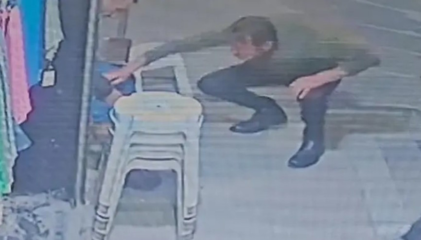 Bağcılarda silahlı saldırı: Çay içerken bacağından vuruldu