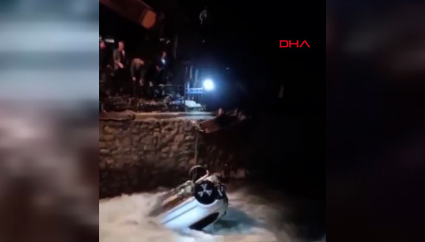 Şırnakta otomobil dereye uçtu: 4 ölü, 1 yaralı