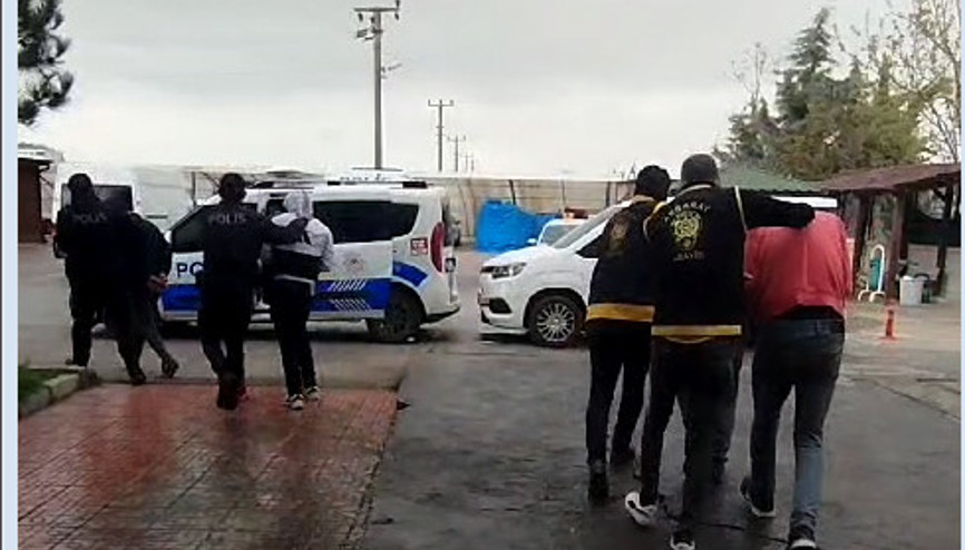 Bayram ziyaretini kâbusa çevirdiler: 4 tutuklama Bayram ziyaretini kâbusa çevirdiler: 4 tutuklama