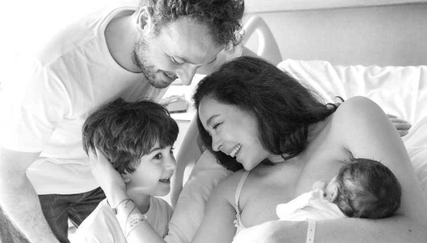 Azra Akından Arya ile ilk fotoğraf