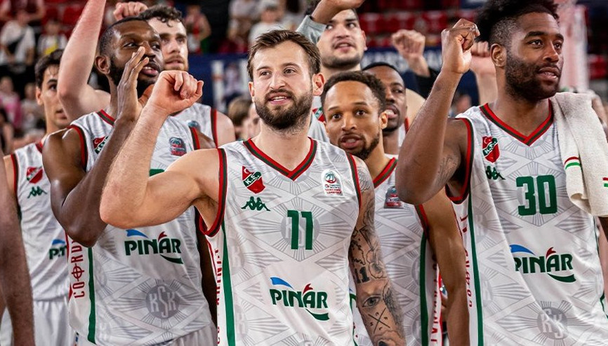 Pınar Karşıyakada ilk 4 tamam, sıra üçüncülük yarışında Pınar Karşıyakada ilk 4 tamam, sıra üçüncülük yarışında