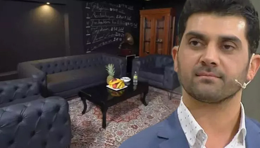 Ünlü arabeskçi evinin kapılarını açtı Bütün odaları siyah...