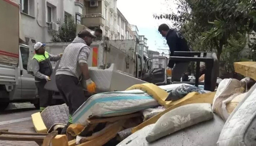 Avcılarda kiracılara kızan ev sahibi eşyaları balkondan attı