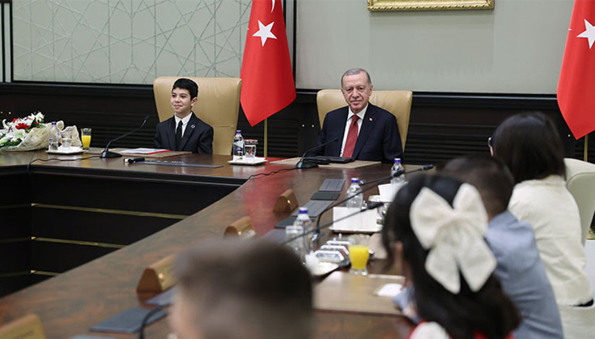 23 Nisan çocukları Külliyede... Cumhurbaşkanı Erdoğan, çocuklarla bir araya geldi: Sizler bizim yarınlarımızın umudusunuz