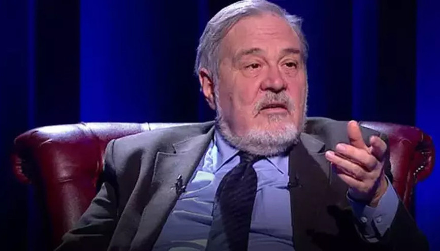 İlber Ortaylı uçakta rahatsızlandı, sefer gecikmeli gerçekleşti Sağlık durumu iyi
