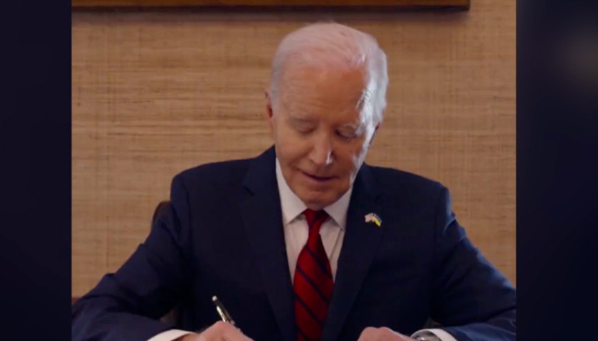 Biden, 95 milyar dolarlık tasarıyı imzaladı