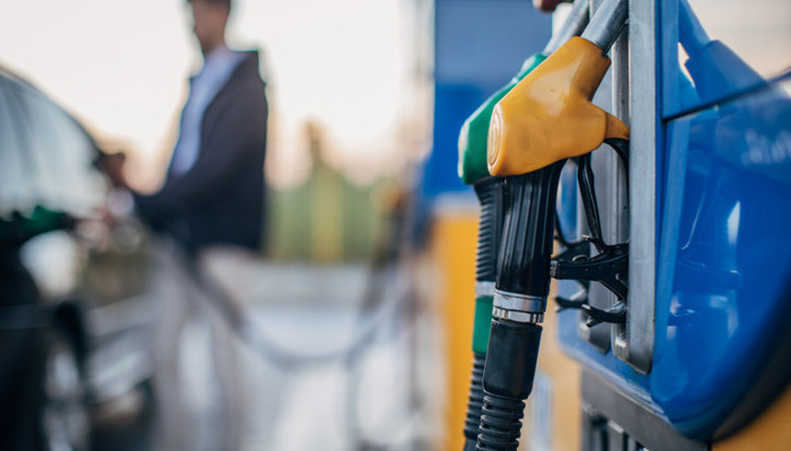 Benzine, motorine (mazota) bu hafta indirim ya da  zam geldi mi Güncel akaryakıt fiyatları 26 Nisan 2024 (İstanbul, Ankara, İzmir)