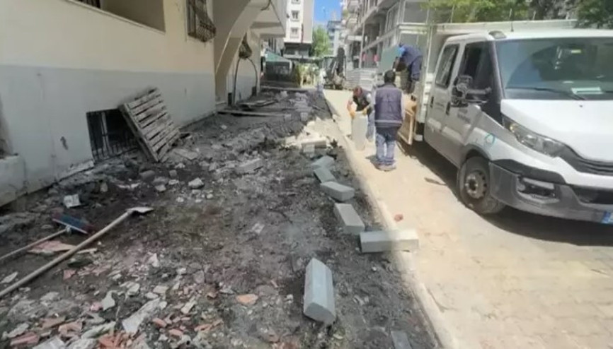 Avcılarda önündeki kaldırım çöken binaya oturma izni