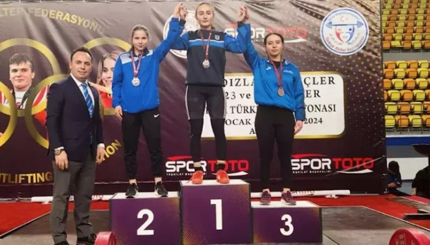 Deprem, 3 gün enkaz altında kalan Büşra Kayadibi’ni yıldıramadı Deprem, 3 gün enkaz altında kalan Büşra Kayadibi’ni yıldıramadı