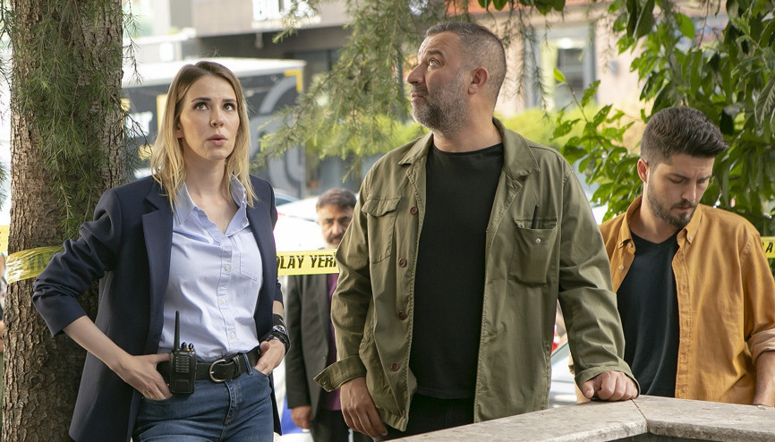 Oya Okar Arka Sokaklara geri dönecek mi Müjdeli haber geldi Arka Sokakların Mesutu Şevket Çoruhtan sonra bir isim daha...