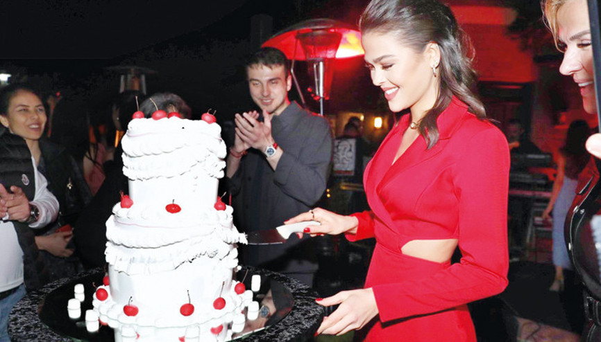 Aslıhan Karalardan çifte kutlama