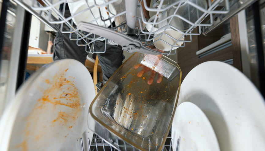 Bulaşıklarınız makineden kirli çıkıyorsa sebebi bu olabilir Bulaşık makinesinden daha fazla verim almanın püf noktaları