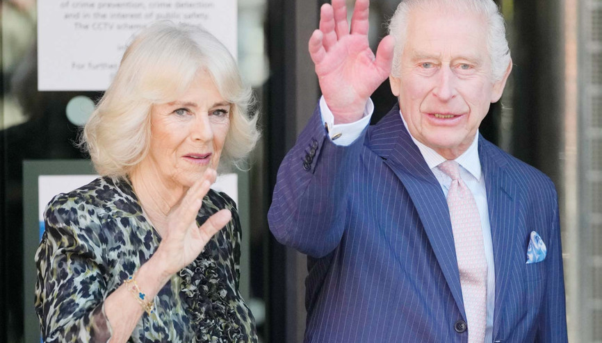 Kral Charles göreve döndü