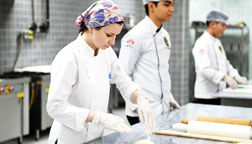 Gençlere mutfakta gelecek sunan proje