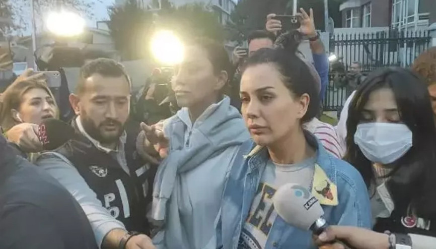 Dilan Polat sinir krizi geçirdi... Kendisine zarar verdi İşte son sağlık durumu Dilan Polat sinir krizi geçirdi... Kendisine zarar verdi İşte son sağlık durumu