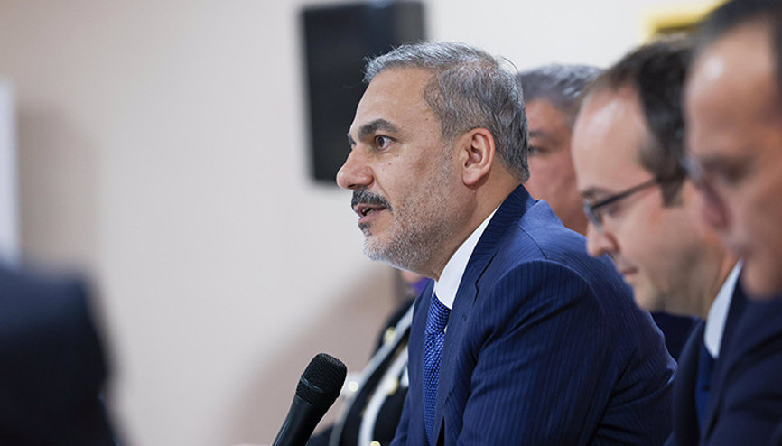 Bakan Fidandan Gambiyada kritik temaslar