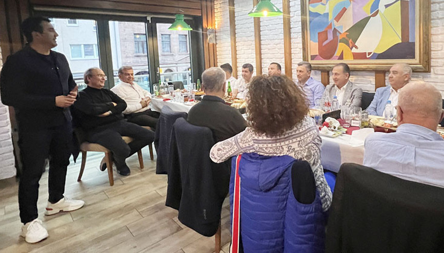 Almanya, elini taşın altına koymalı