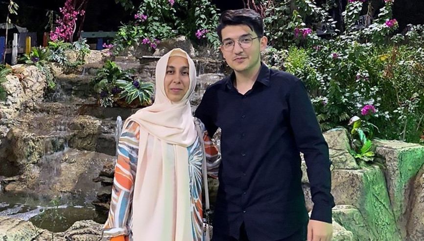 Annesini maganda kurşunuyla kaybetmişti... Hep savcı olmamı istemişti, cübbe giydiğimi göremeyecek