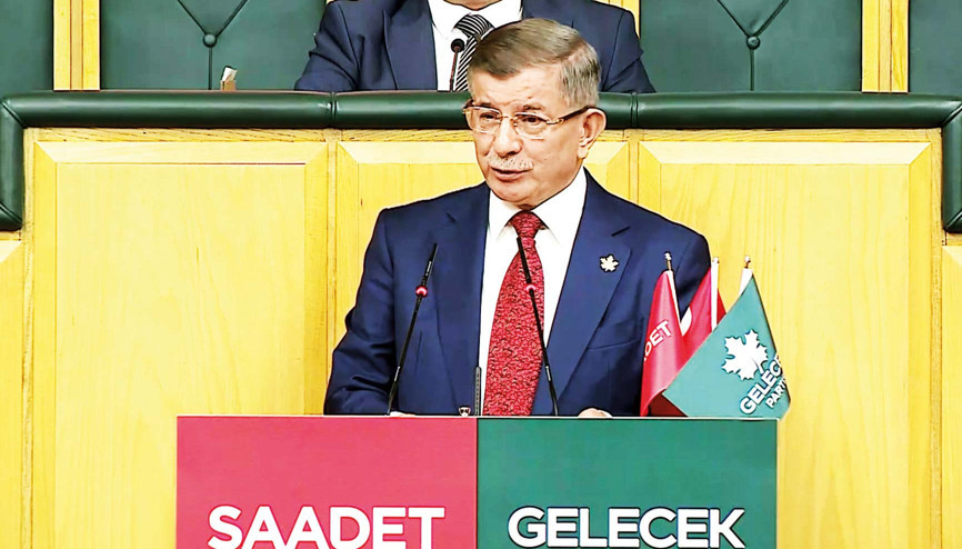 Davutoğlu Anayasaya makyaj yapmayalım