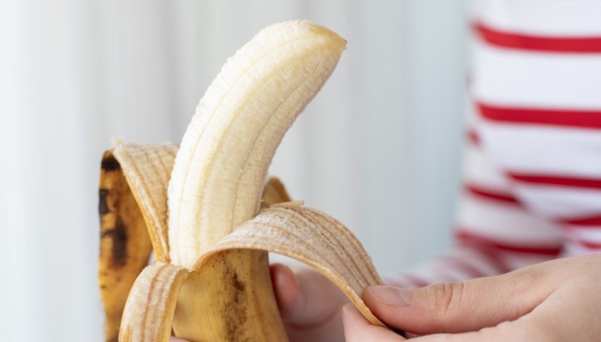 Kabuklarını çöpe atıyorsunuz ama... Muzu soyup kabuğunu 10 dakika haşlarsanız bakın ne oluyor