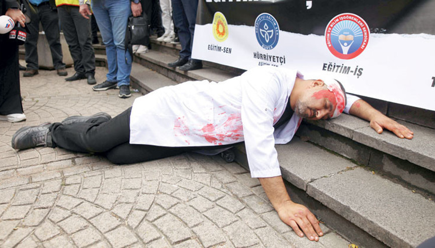 Sendikalardan İbrahim Hoca ittifakı: Öğretmen ölürse gelecek ölür