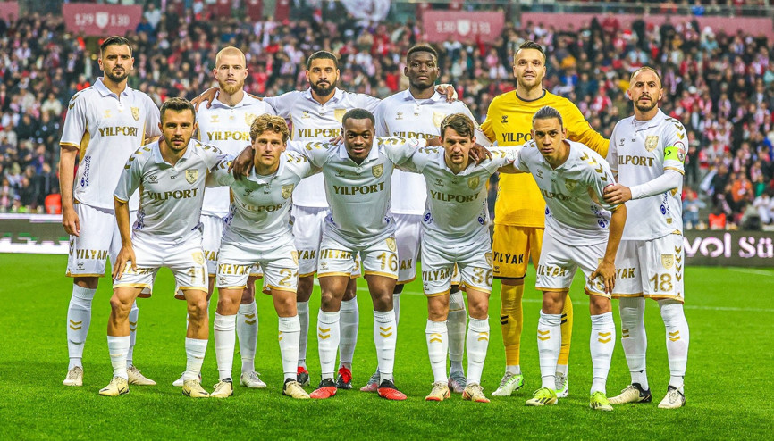 Samsunspor kümede kalmayı garantilemek için sahada