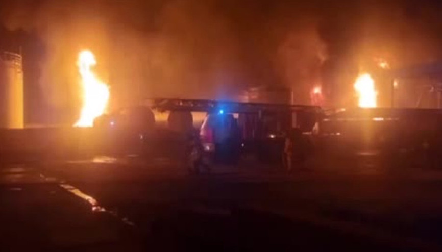 Ukrayna Luhansk’ta petrol deposunu vurdu