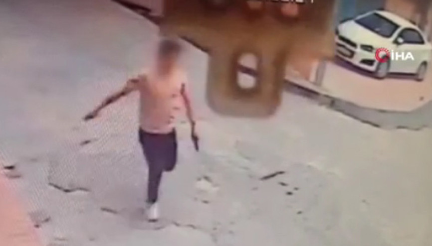 Dedikodusunu yapan arkadaşını sokak ortasında silahla vurdu
