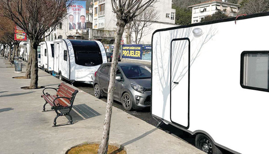 ‘Tekerlekli yalı’ isyanı Boğaz’daki karavan işgaline tepki var