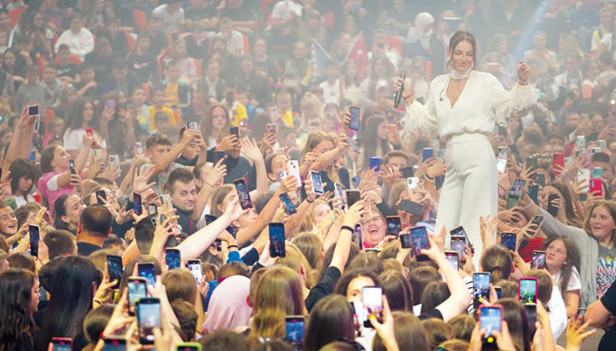 Bosnalı çocuklara dev konser Bosnalı çocuklara dev konser