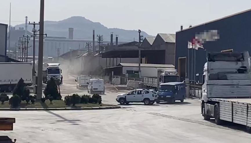 Osmaniyede demir çelik fabrikasında kireç silosu çöktü: 2 işçiden acı haber