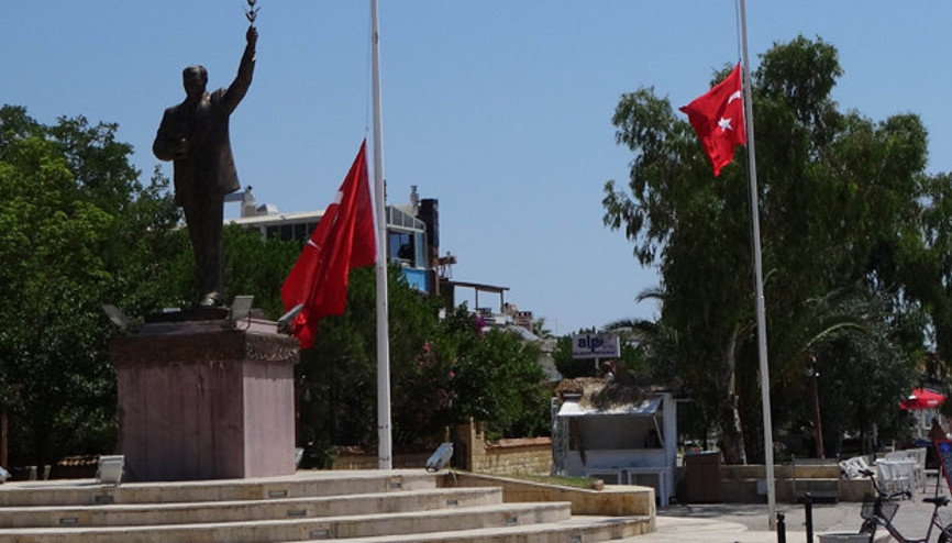 MİLLİ YAS NEDİR, NE DEMEK Milli yasta okullar tatil edilir mi, yarın (22 Mayıs) okul var mı, ulusal yas ilan edildiğinde ne olur, bayraklar indirilir mi 1 günlük yas kararı MİLLİ YAS NEDİR, NE DEMEK Milli yasta okullar tatil edilir mi, yarın (22 Mayıs) okul var mı, ulusal yas ilan edildiğinde ne olur, bayraklar indirilir mi 1 günlük yas kararı