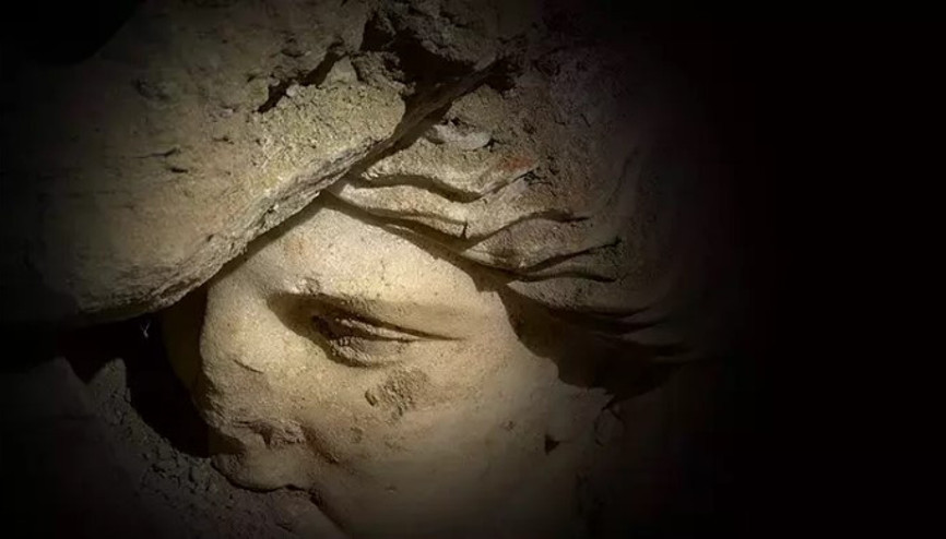 Laodikyada Hygieia heykelinin başı bulundu